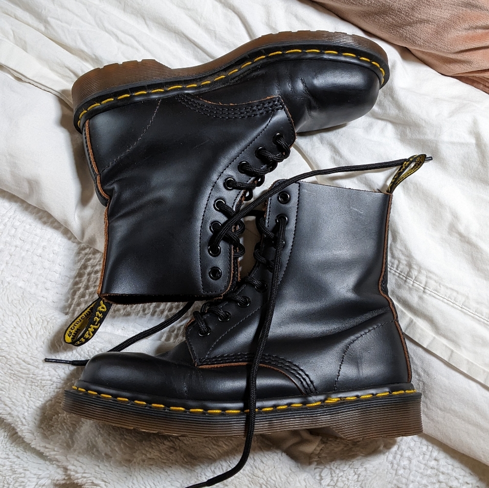 Dr. Martens Air Wave boot